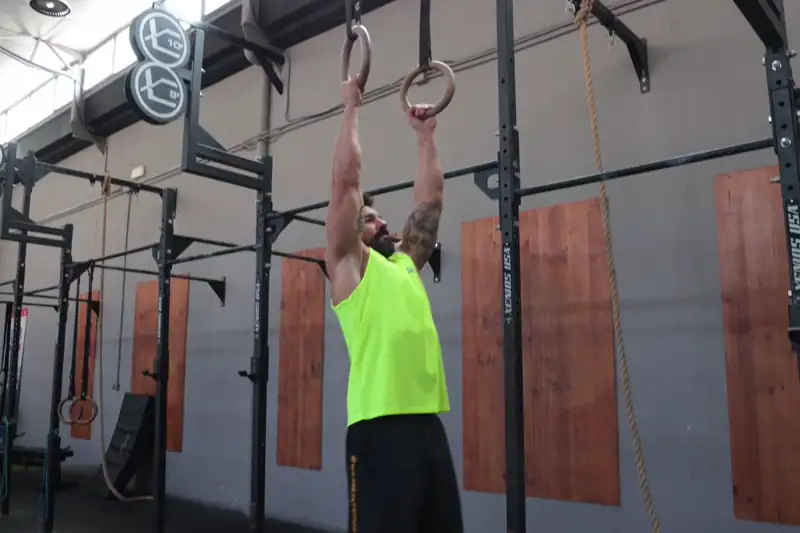 Dominada neutra en anillas