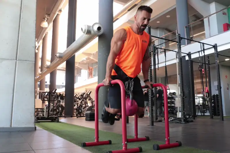 Fondos de pecho con lastre