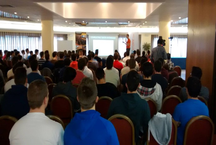 asistentes-escuela-fitness