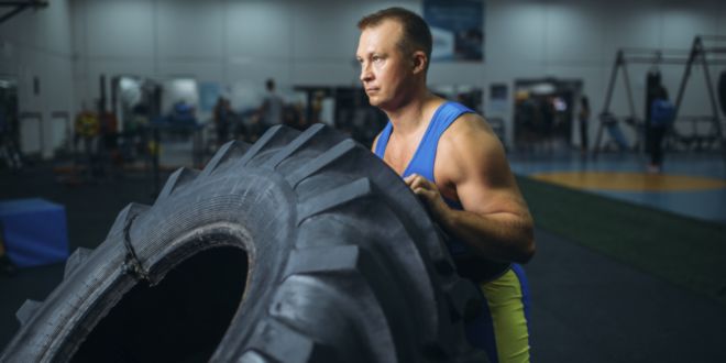 Strongman volteo de rueda