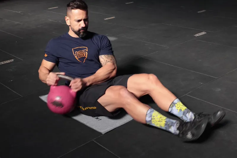 Russian Twist con kettlebell