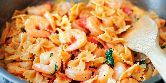 Pasta Farfalle con Camarones