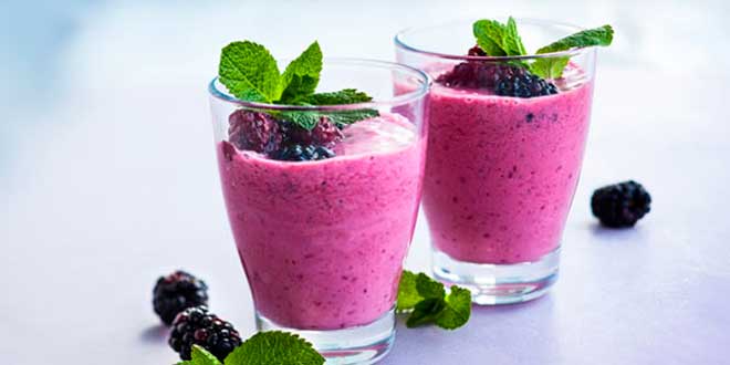 Smoothie de Jengibre con Moras