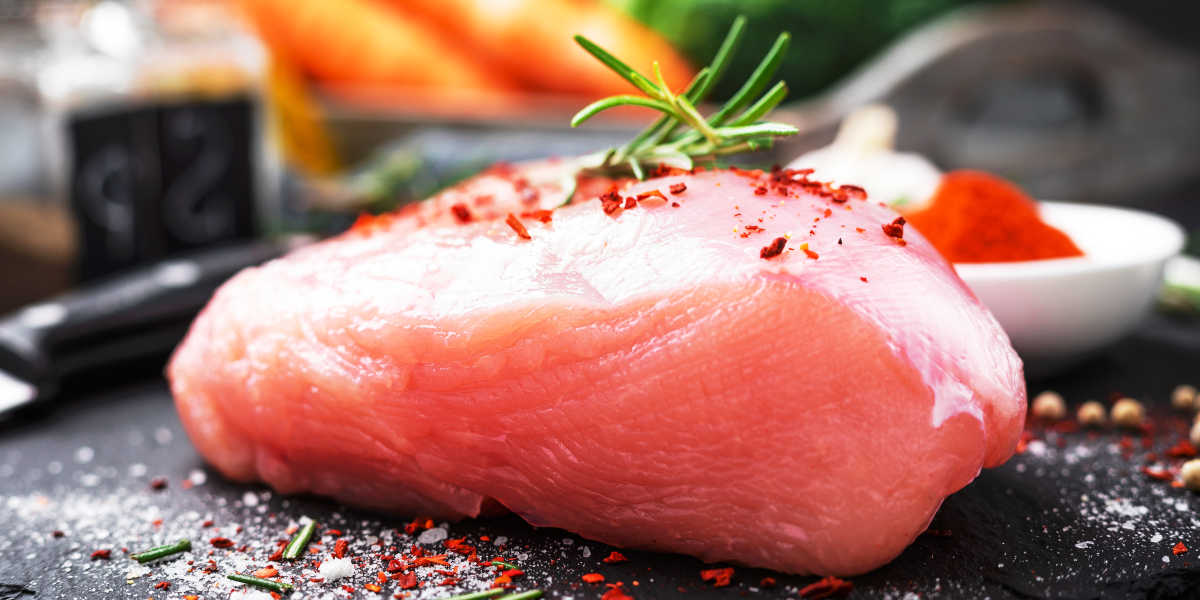 ¿Qué cantidad de proteína animal aporta el pavo?