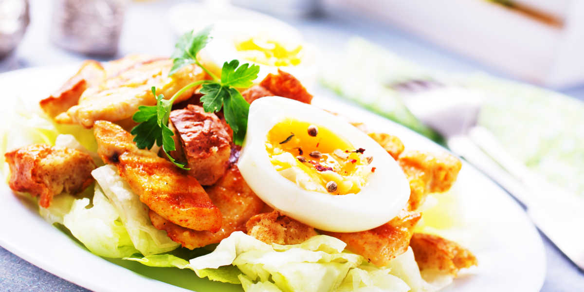 ¿Qué cantidad de proteína animal aporta el pollo?