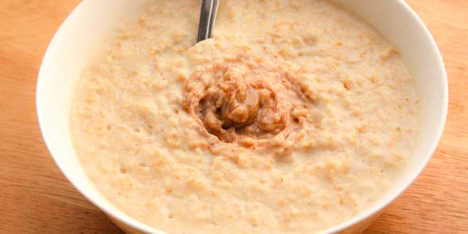 Gachas de Avena con Mantequilla de Cacahuete Gachas de Avena con Mantequilla de Cacahuete