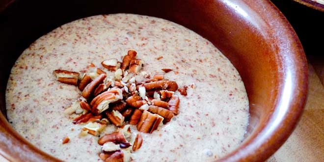 Gachas de Avena con Semillas de Lino y Nueces Pecán Gachas de Avena con Semillas de Lino y Nueces Pecán