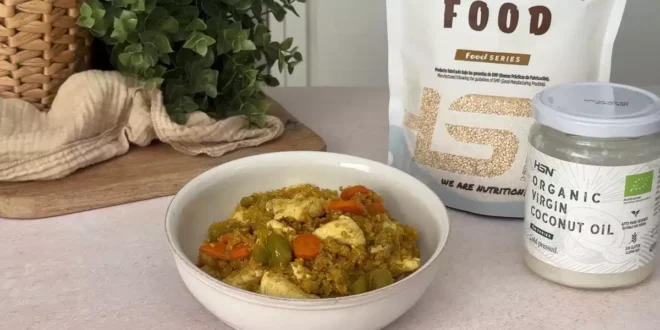 Quinoa con pollo al curry sabrosa y saludable Quinoa con pollo al curry sabrosa y saludable