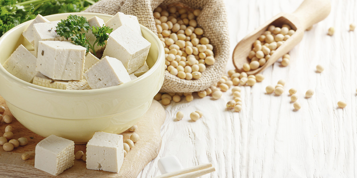 ¿Qué alimentos contienen l-tirosina de manera natural?