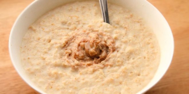 Gachas de Avena con Mantequilla de Cacahuete Gachas de Avena con Mantequilla de Cacahuete