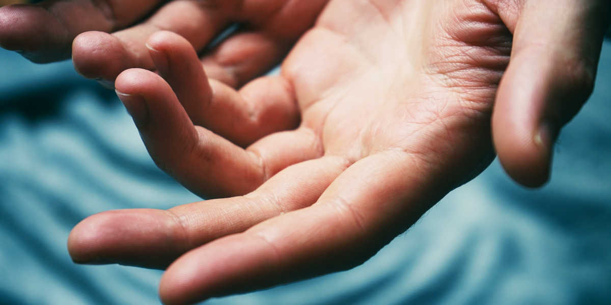 Como ajuda a uva ursi à pele?
