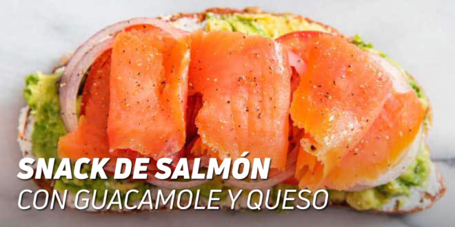 Snack de Salmón con Guacamole y Queso