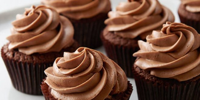 Cupcakes de Chocolate con Glaseado Cupcakes de Chocolate con Glaseado
