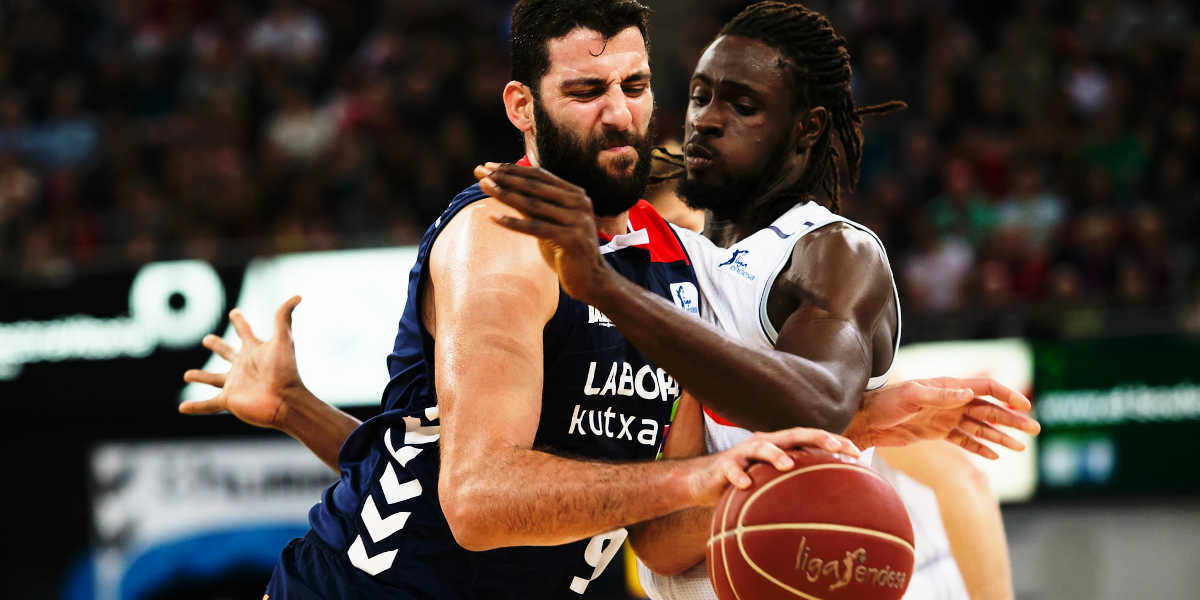 Quelles sont les caractéristiques d’un pivot au basket ?