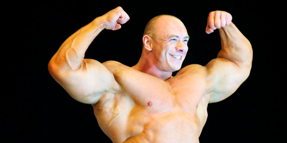 Bodybuilder in der Off-Season