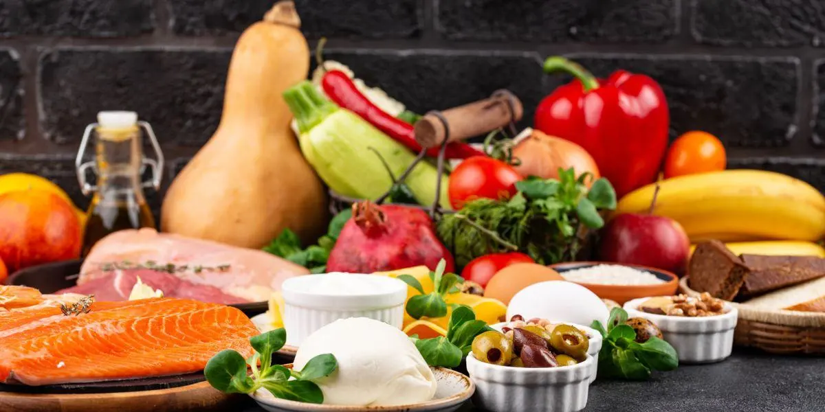 Auswahl an mikronährstoffreichen Lebensmitteln