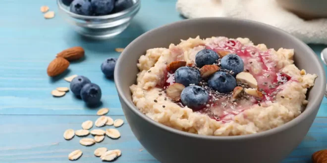 Receta de gachas de avena o porridge saludable y proteico Receta de gachas de avena o porridge saludable y proteico