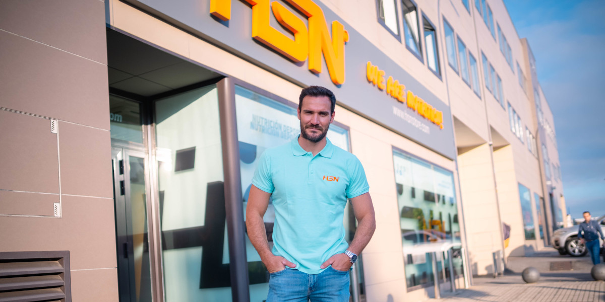 Saúl Craviotto en su visita a HSN en Granada
