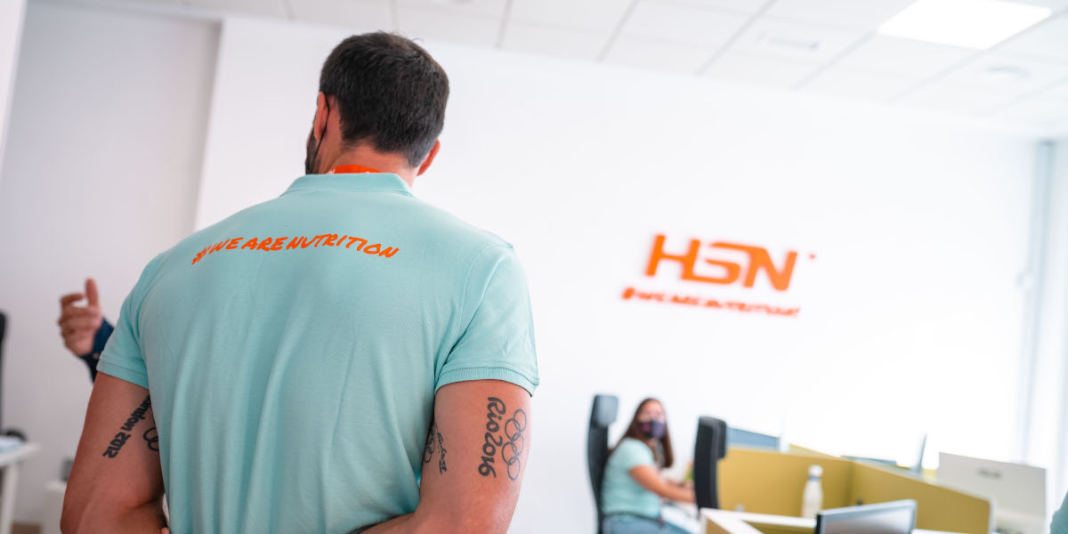 Saúl Craviotto en las oficinas HSN