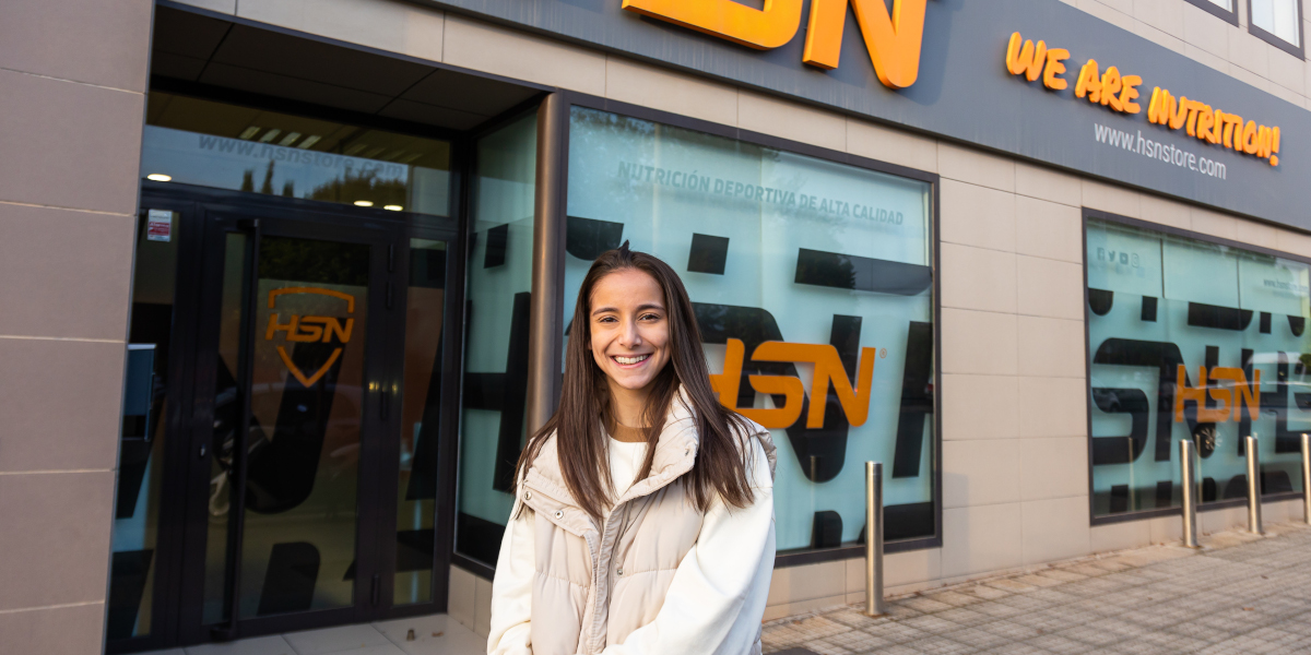 Adriana Cerezo en las instalaciones HSN Adriana Cerezo en las instalaciones HSN