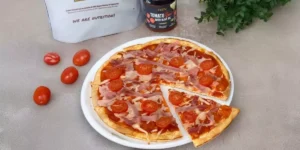 Base de pizza proteica con queso cottage y avena