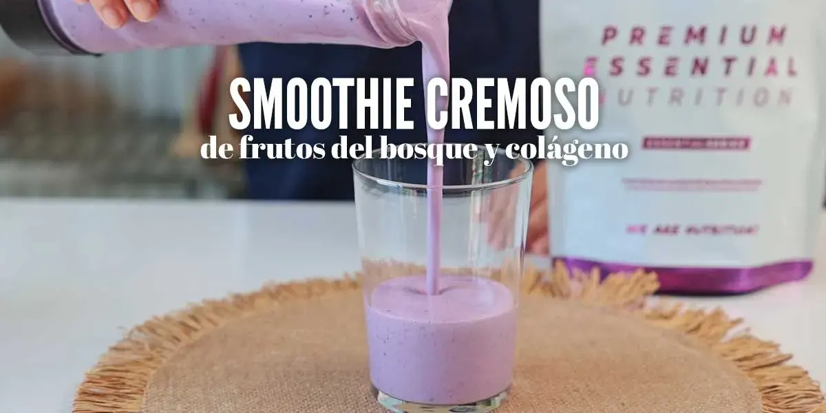Smoothie cremoso de frutos del bosque y colágeno