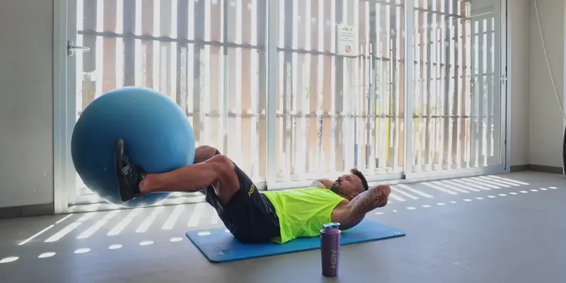 Crunch inversé avec fitball