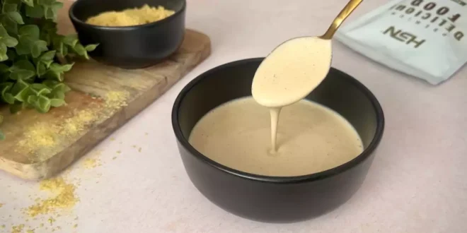 Salsa Bechamel Keto: cremosa, sin harina y baja en carbohidratos Salsa Bechamel Keto: cremosa, sin harina y baja en carbohidratos