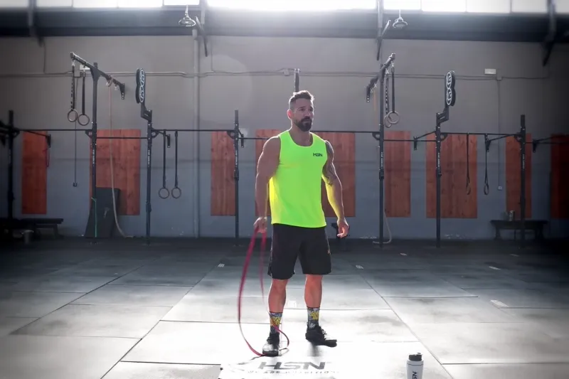 Cruce de polea baja unilateral