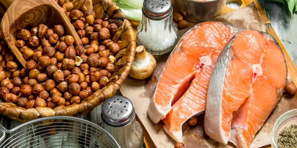 Consumir alimentos ricos em triptofano.