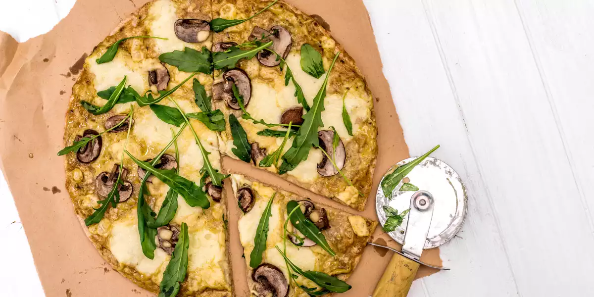 Pizza de base de harina de guisante verde Pizza de base de harina de guisante verde