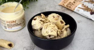 Bolas de helado de chocolate blanco